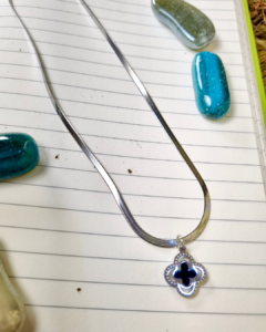 Silver Chain Necklace with Black Floral Pendant – Antitarnish