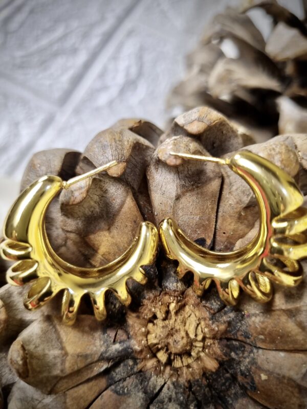 Gold Scalloped Hoop Earrings - Antitarnish Gold Scalloped Hoop Earrings - Antitarnish