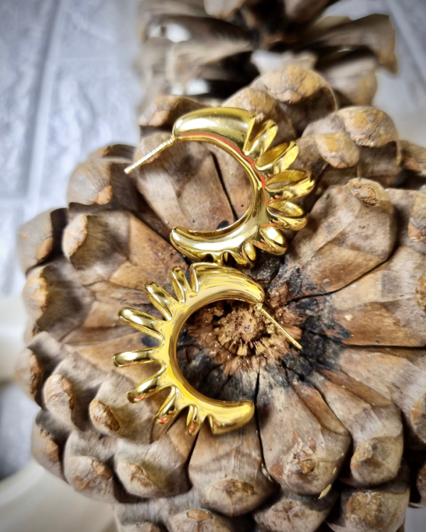 Gold Scalloped Hoop Earrings - Antitarnish Gold Scalloped Hoop Earrings - Antitarnish